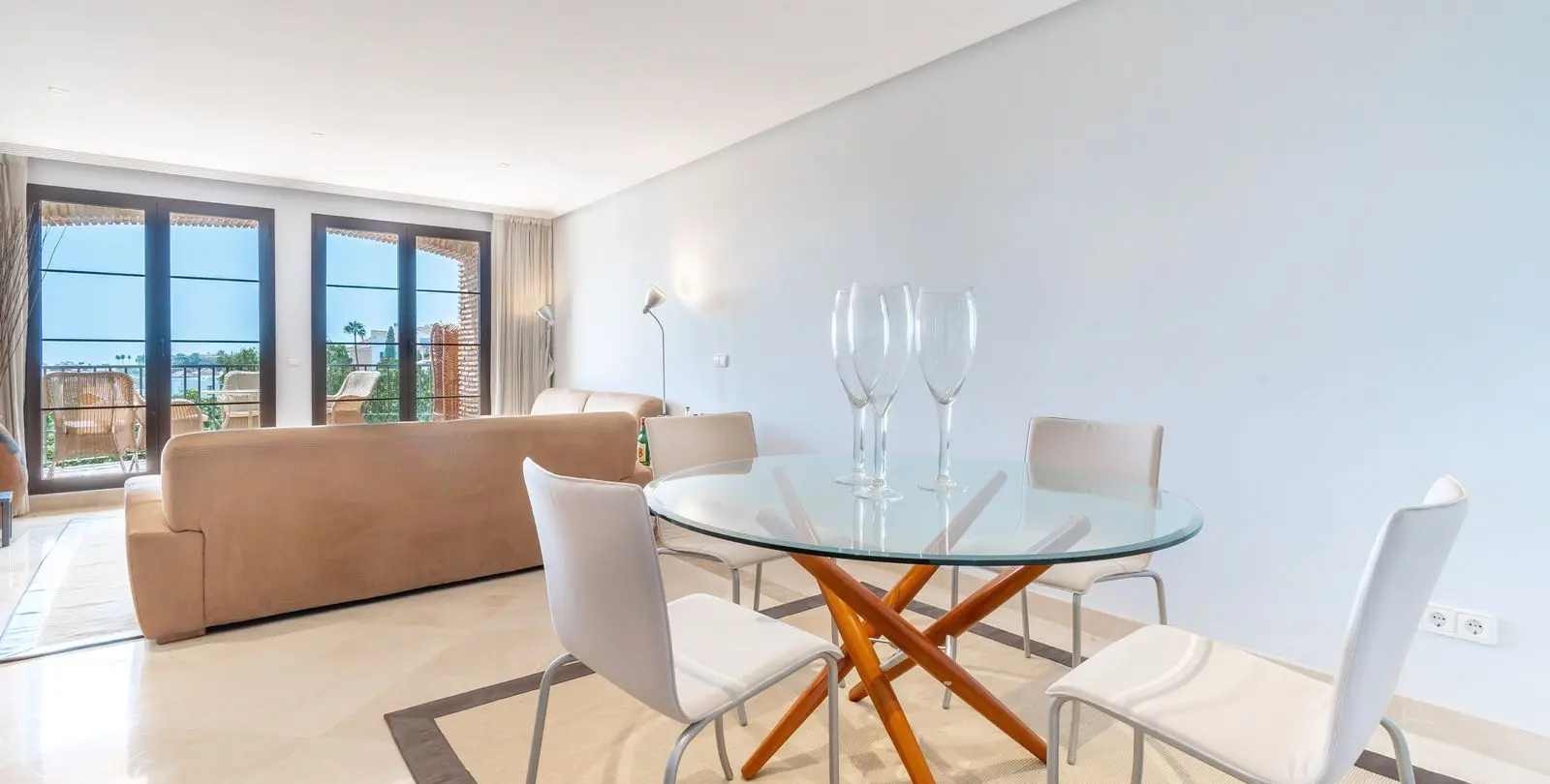 Sale of middle floor apartment in Los Arqueros 9