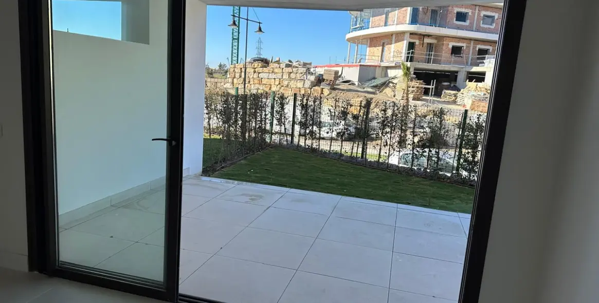 Продажа апартаментов на первом этаже в Benalmadena Costa 7