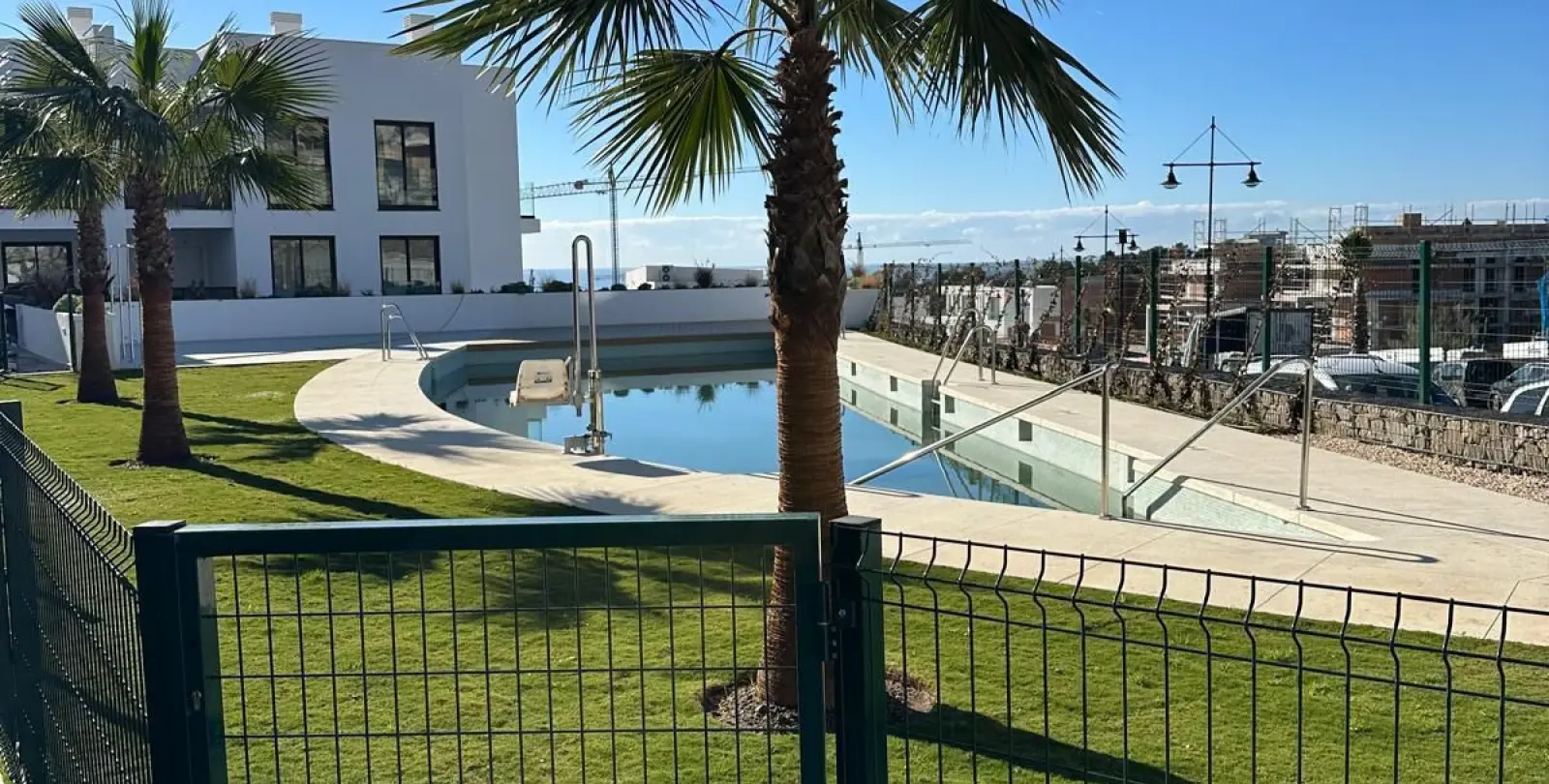 Sale of ground floor apartment in Benalmadena Costa 20