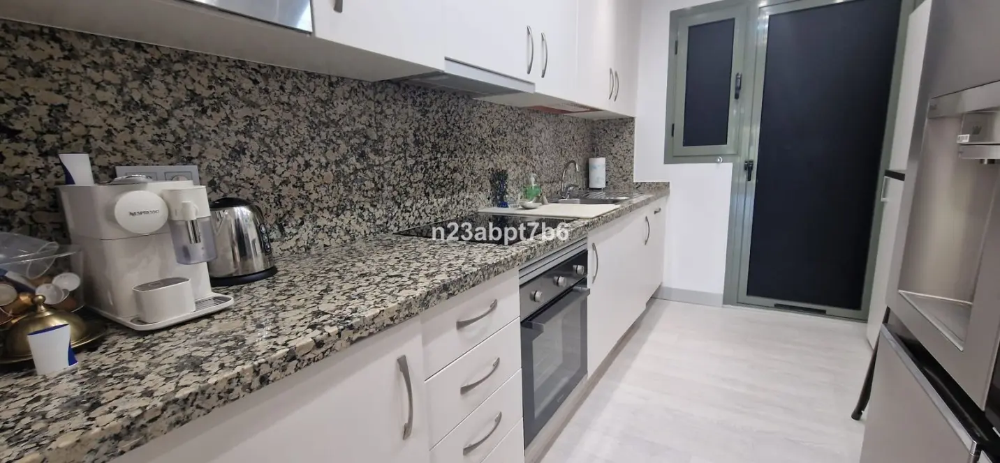 Продажа апартаментов на первом этаже в Atalaya 3