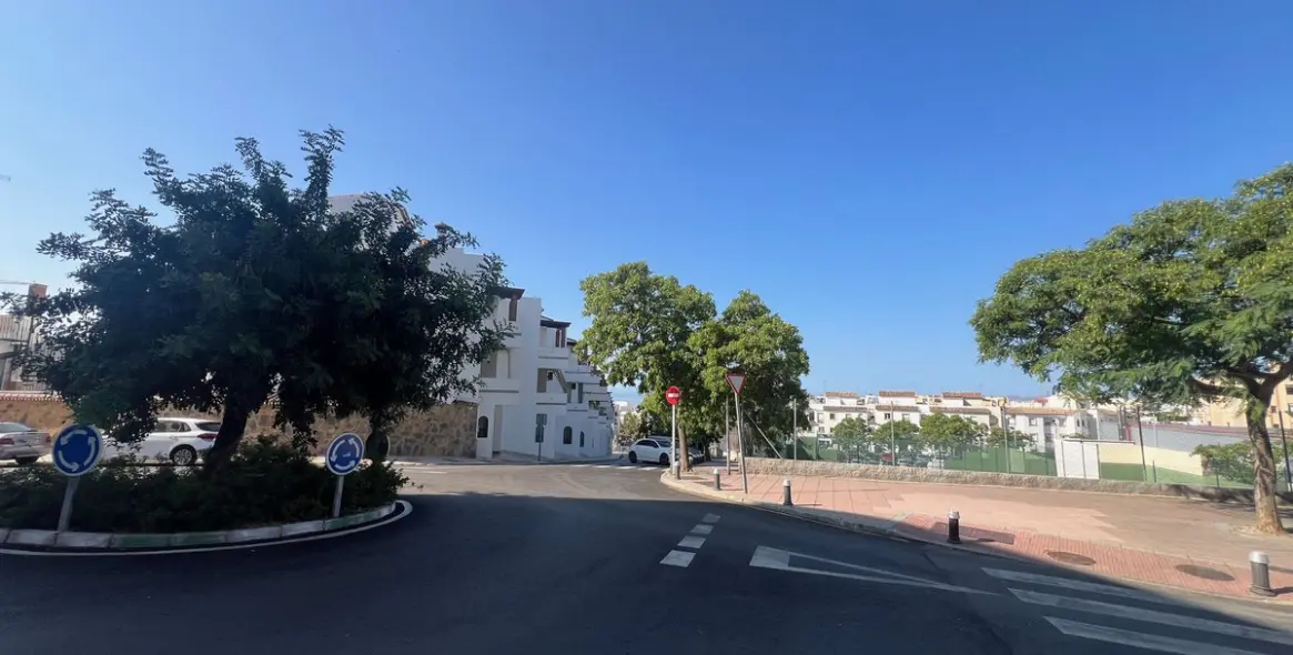 Sale of townhouse in Estepona 2