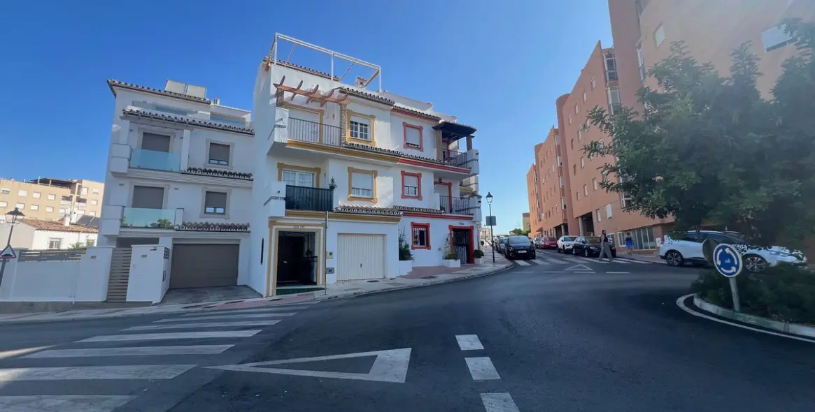 Sale of townhouse in Estepona 4