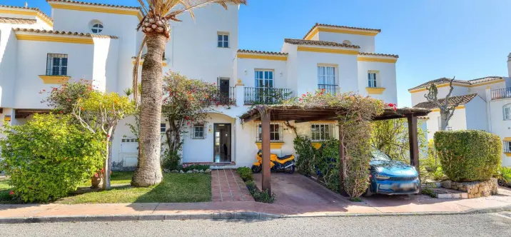 Продажа таунхауса в Estepona 1
