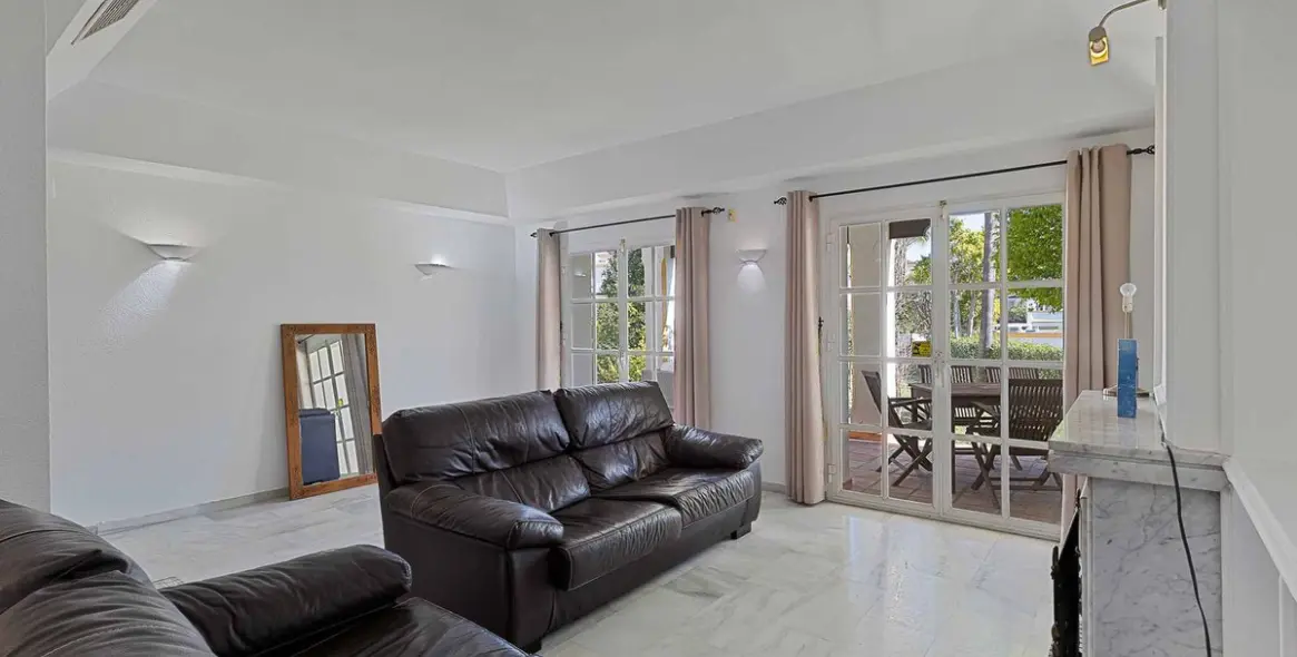 Продажа таунхауса в Estepona 10