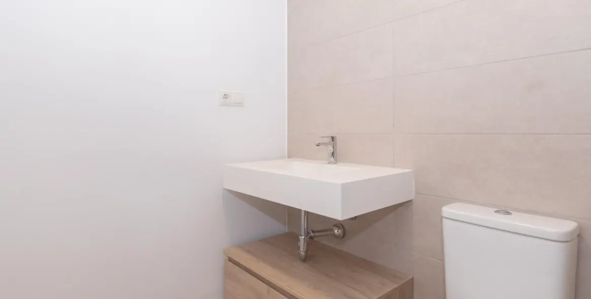 Sale of penthouse in Estepona 11