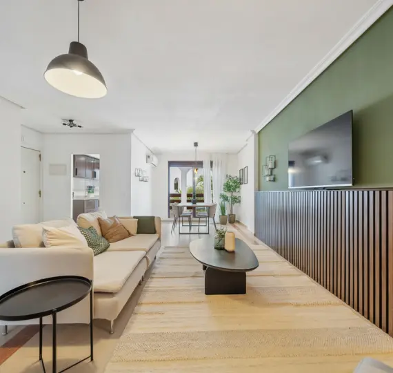 Sale of middle floor apartment in Nueva Andalucía