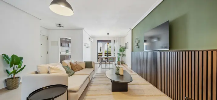 Sale of middle floor apartment in Nueva Andalucía 3