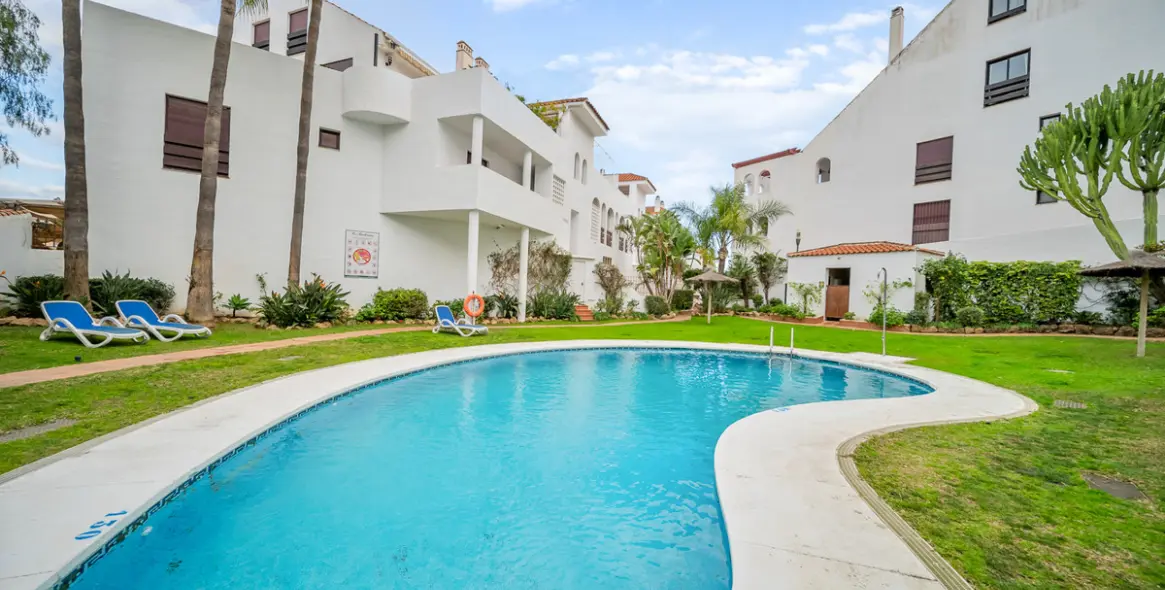 Продажа апартаментов на среднем этаже в Nueva Andalucía 5