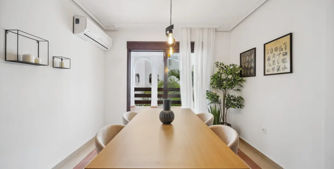 Продажа апартаментов на среднем этаже в Nueva Andalucía 10