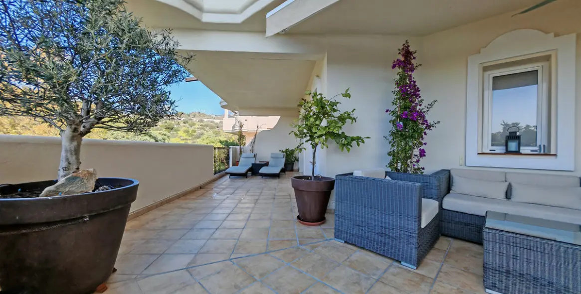 Продажа апартаментов на среднем этаже в Nueva Andalucía 3