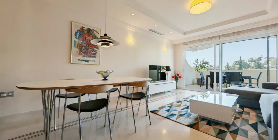 Продажа апартаментов на среднем этаже в Nueva Andalucía 4