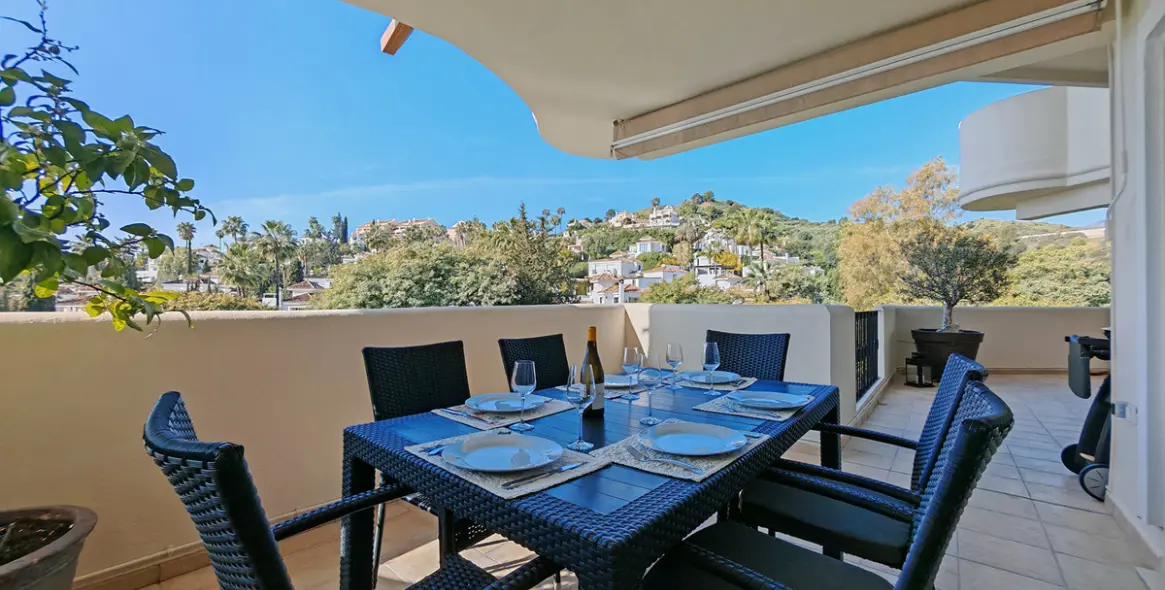 Продажа апартаментов на среднем этаже в Nueva Andalucía 5