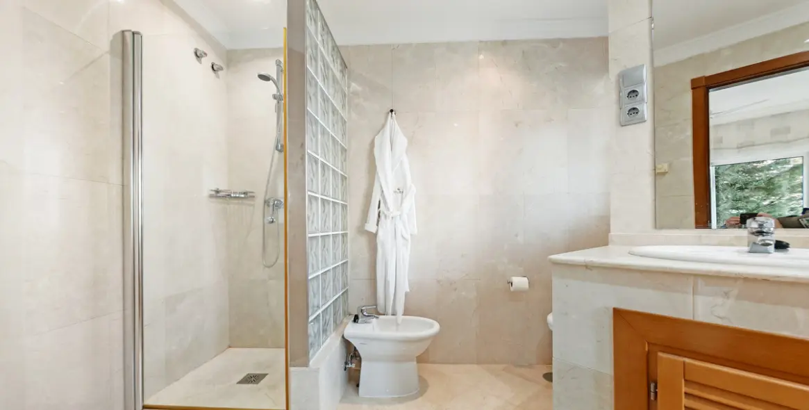 Продажа апартаментов на среднем этаже в Nueva Andalucía 10