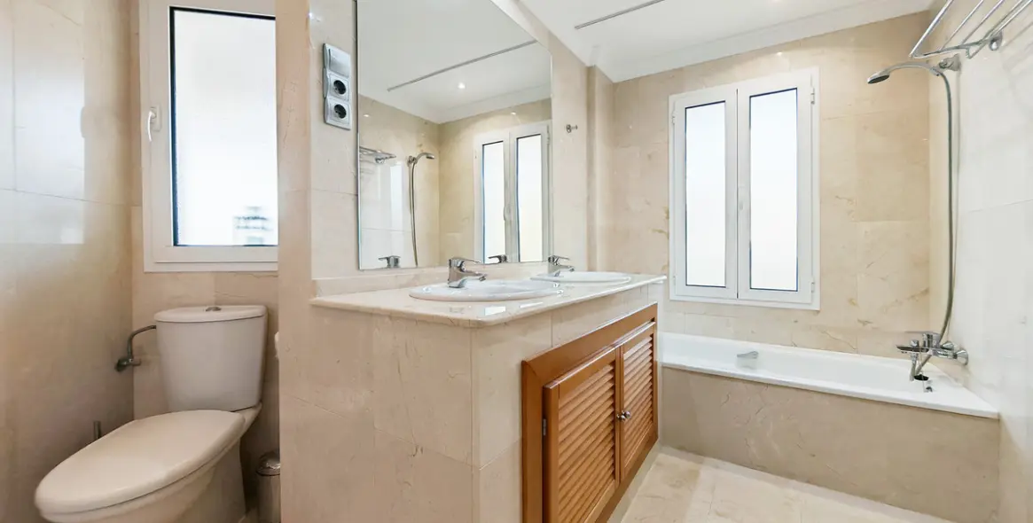 Продажа апартаментов на среднем этаже в Nueva Andalucía 11