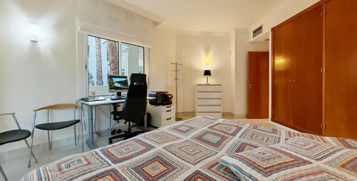 Продажа апартаментов на среднем этаже в Nueva Andalucía 12