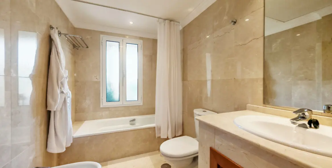 Продажа апартаментов на среднем этаже в Nueva Andalucía 13