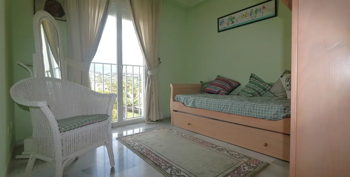 Sale of penthouse duplex in Bel Air 8