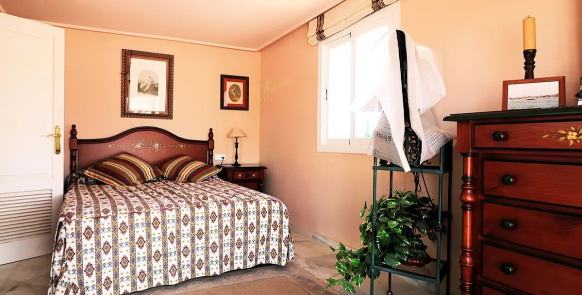 Sale of penthouse duplex in Bel Air 17