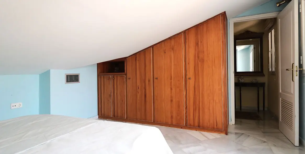 Sale of penthouse duplex in Bel Air 20