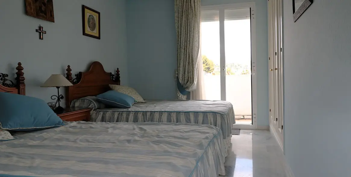 Sale of penthouse duplex in Bel Air 24