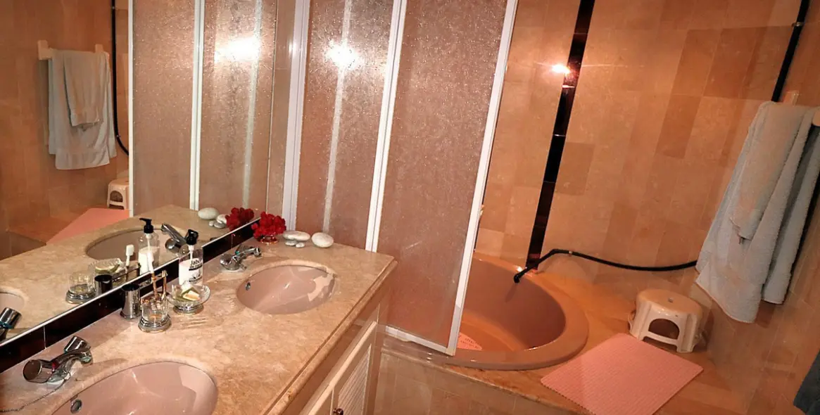 Sale of penthouse duplex in Bel Air 29