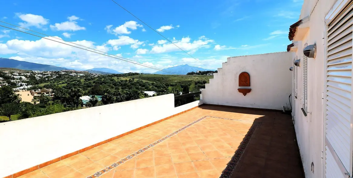 Sale of penthouse duplex in Bel Air 32