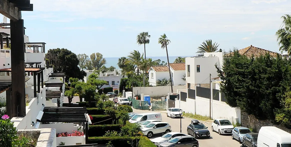 Sale of penthouse duplex in Bel Air 36