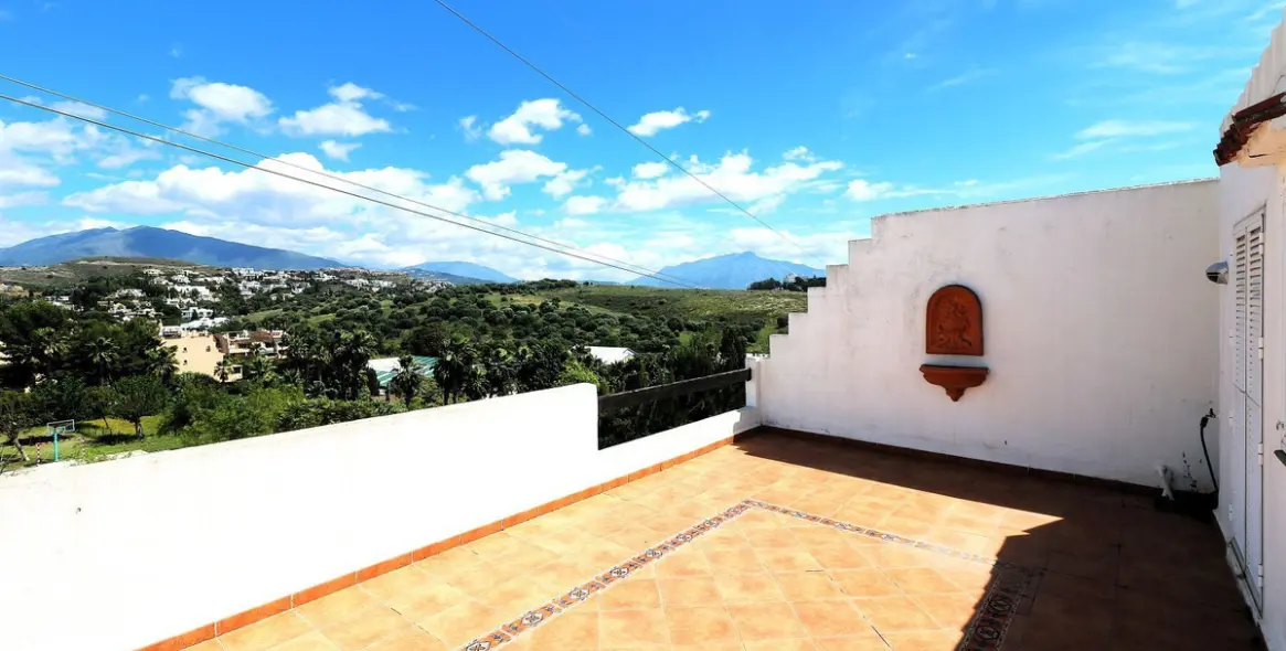 Sale of penthouse duplex in Bel Air 37