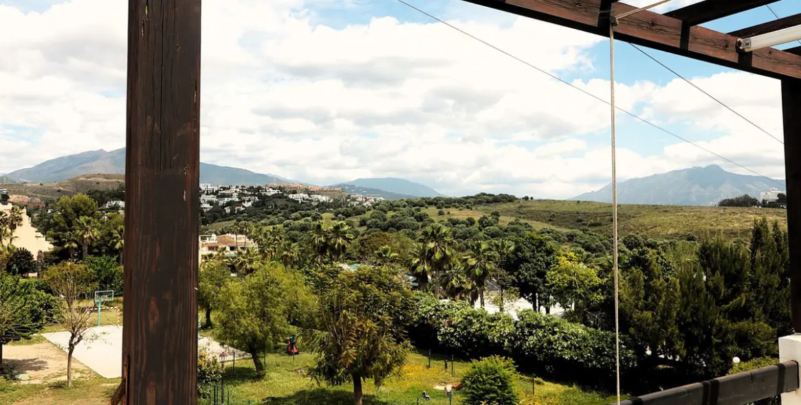 Sale of penthouse duplex in Bel Air 40