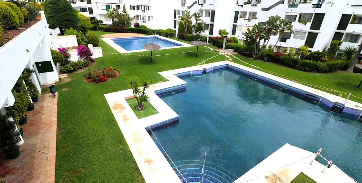 Sale of penthouse duplex in Bel Air 43