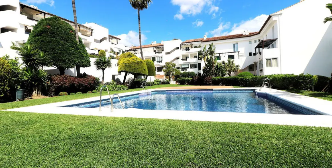 Sale of penthouse duplex in Bel Air 45