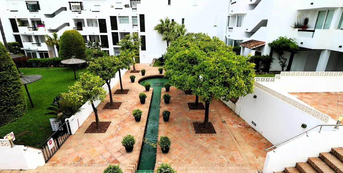 Sale of penthouse duplex in Bel Air 48