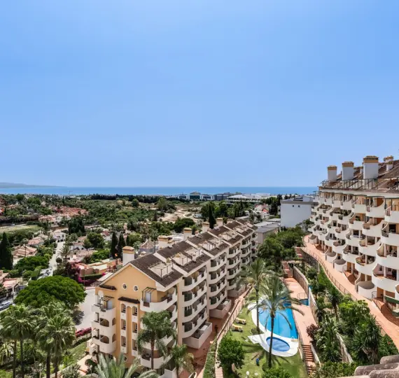 Sale of penthouse duplex in Nueva Andalucía