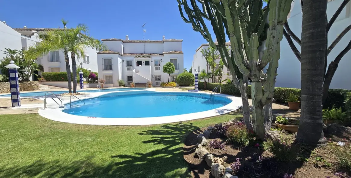Sale of ground floor apartment in Marbella 1