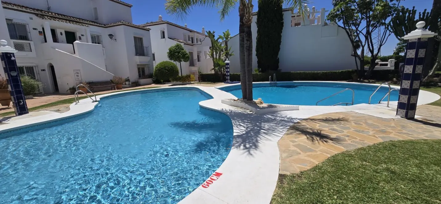 Продажа апартаментов на первом этаже в Marbella 2