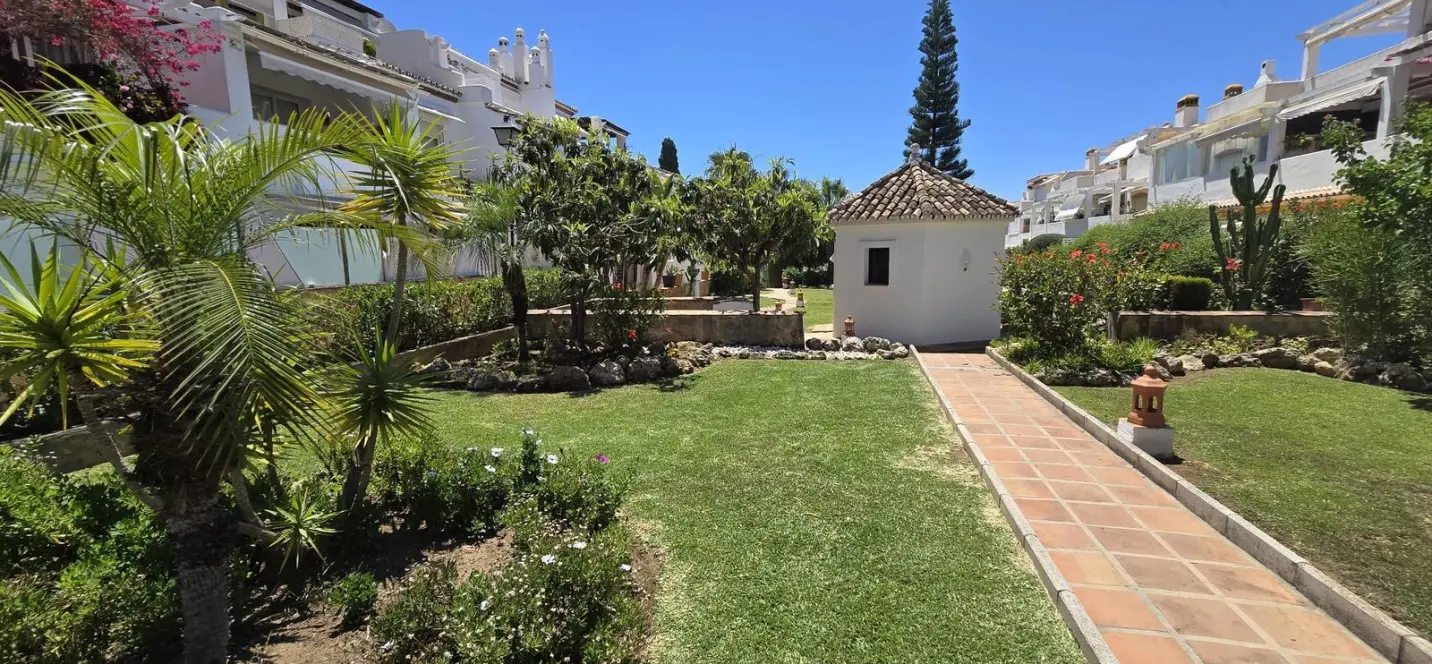 Продажа апартаментов на первом этаже в Marbella 4