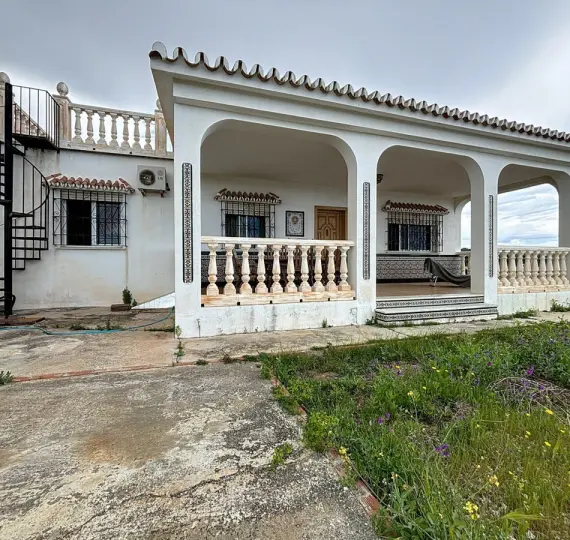 Oтдельно стоящая вилла R5004631