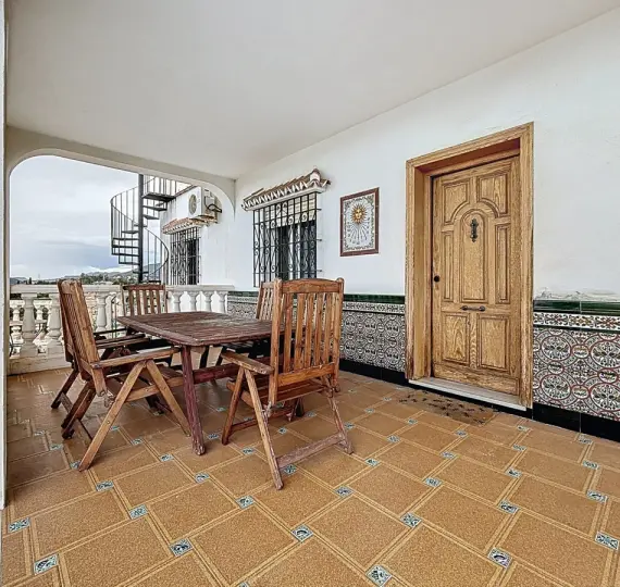 Oтдельно стоящая вилла R5004631