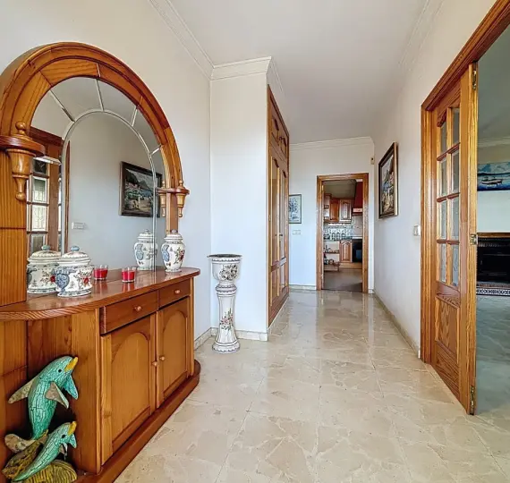 Oтдельно стоящая вилла R5004631