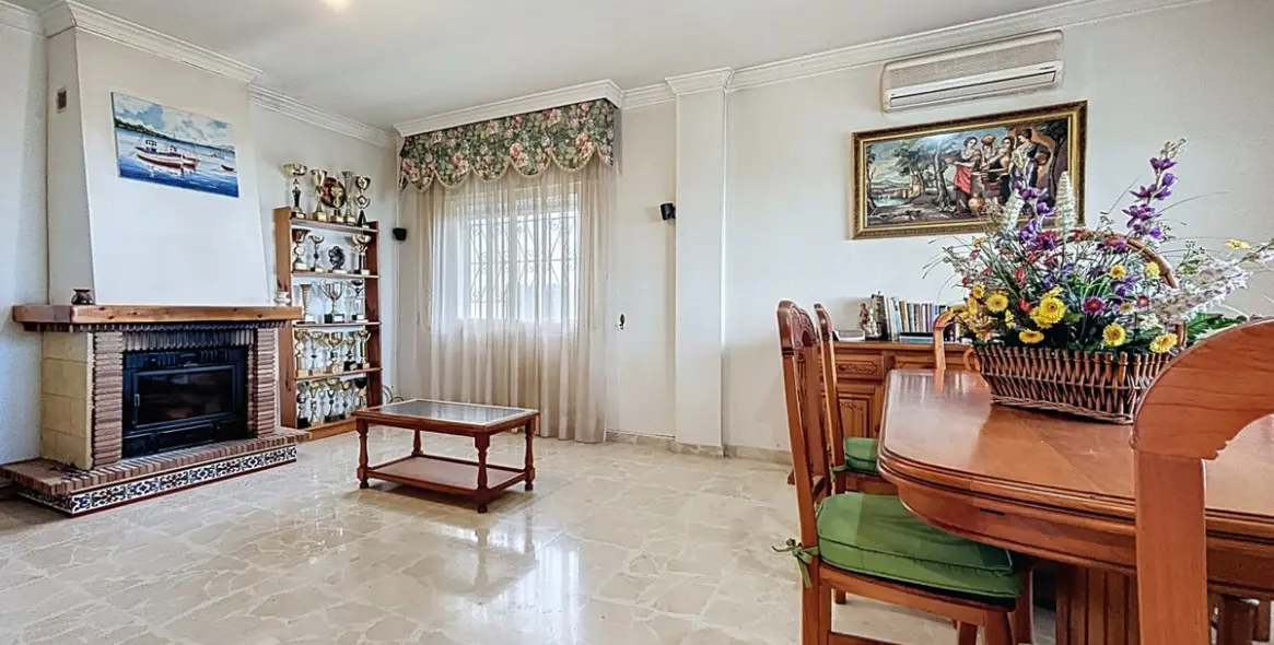 Продажа  отдельно стоящей виллы в Costa del Sol East 8