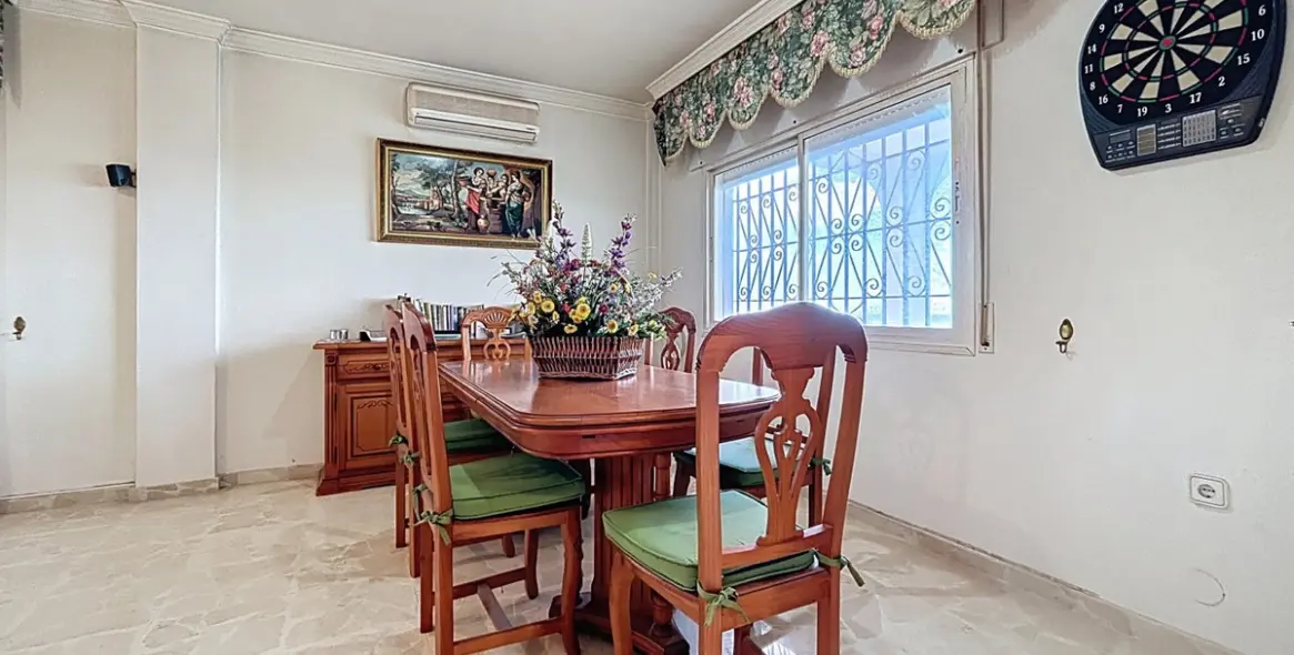 Продажа  отдельно стоящей виллы в Costa del Sol East 10