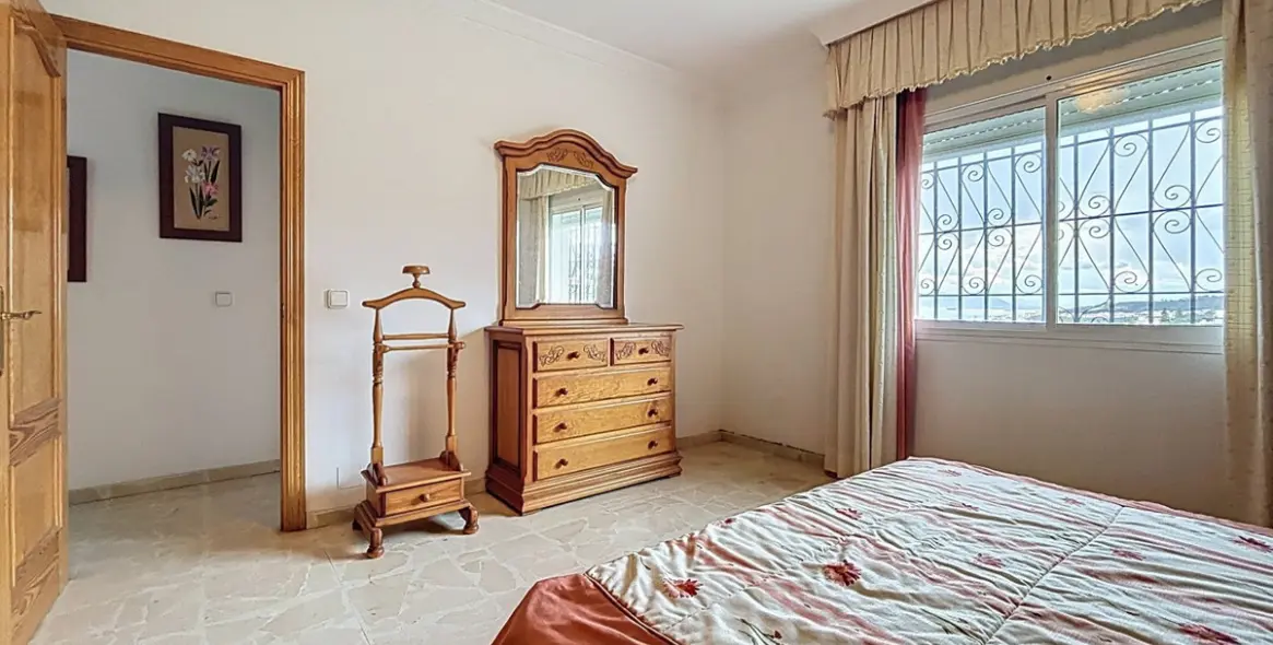 Продажа  отдельно стоящей виллы в Chilches 21