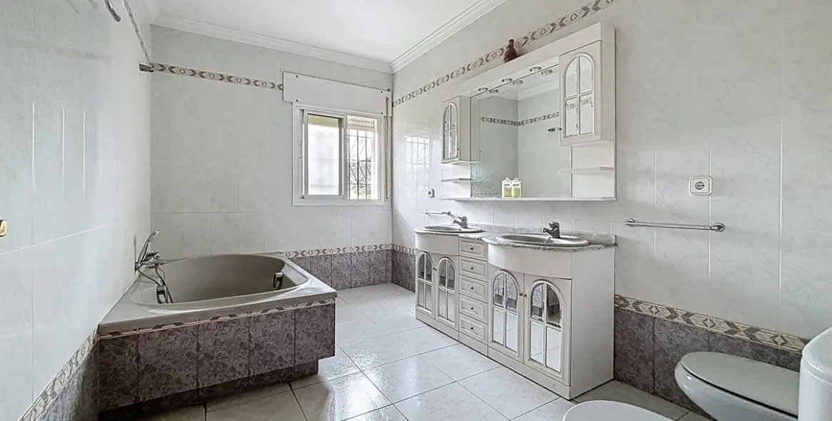 Продажа  отдельно стоящей виллы в Chilches 32