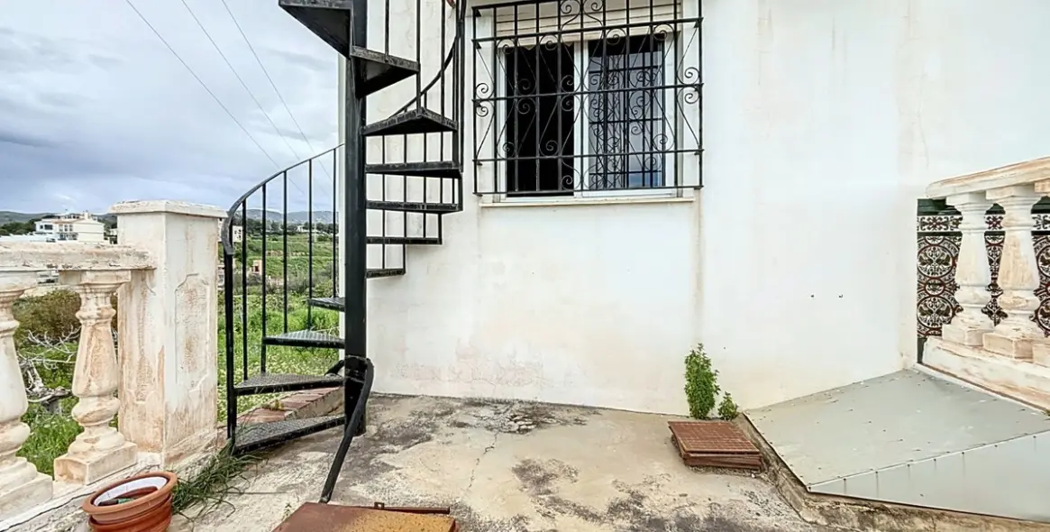 Продажа  отдельно стоящей виллы в Chilches 40