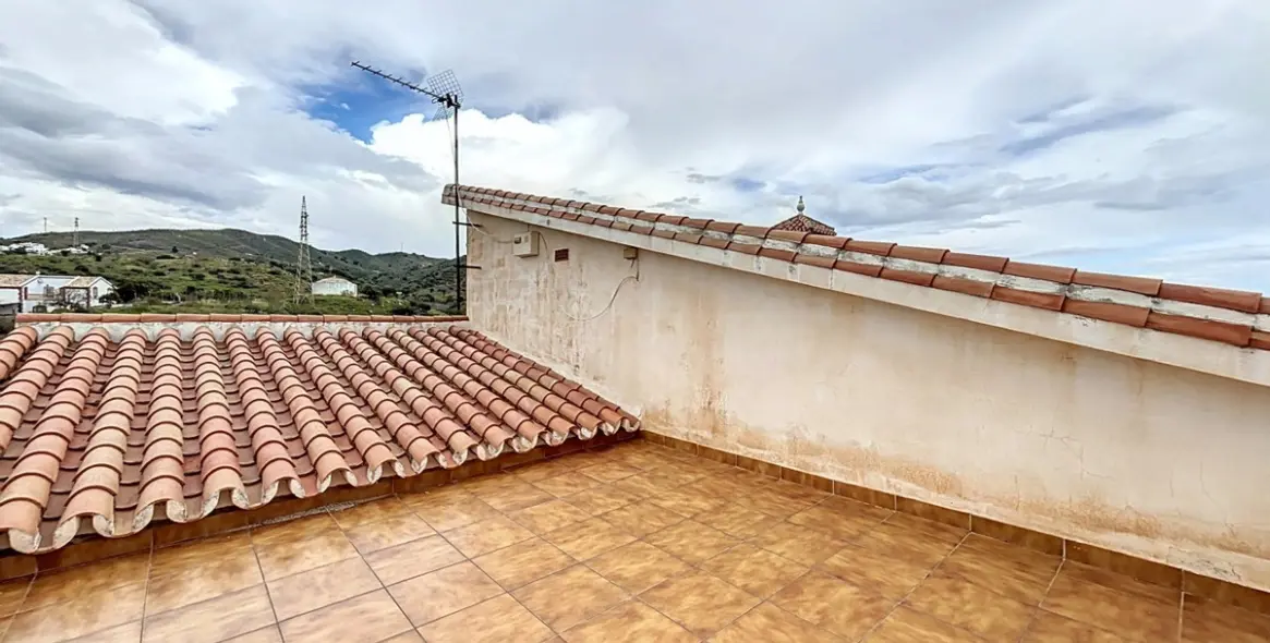 Продажа  отдельно стоящей виллы в Chilches 41