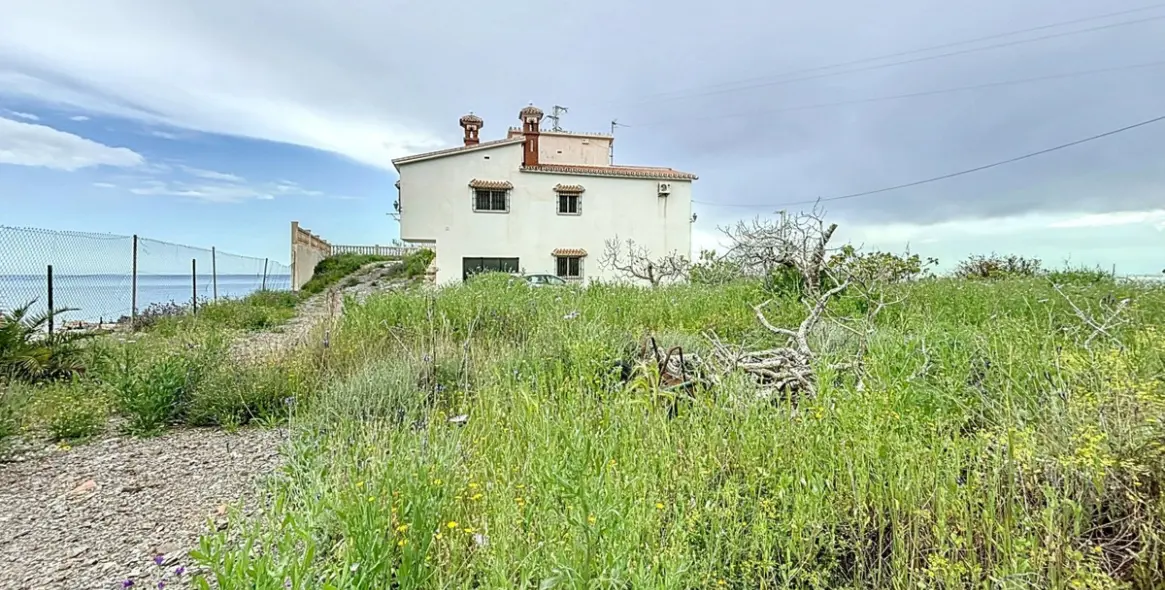 Продажа  отдельно стоящей виллы в Chilches 49