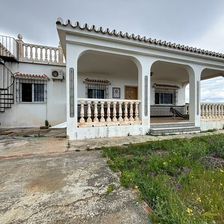 Venta de villa independiente en Chilches