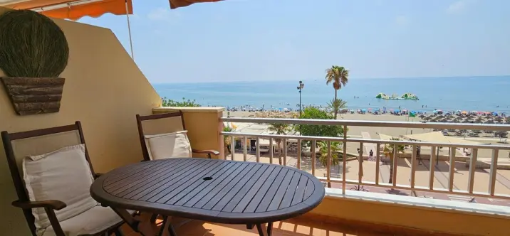 Sale of middle floor apartment in Los Boliches 0