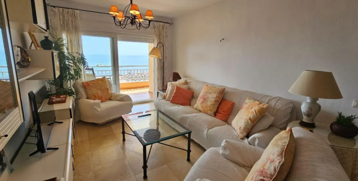 Sale of middle floor apartment in Los Boliches 4