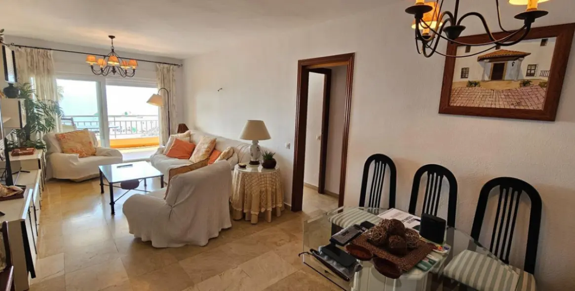 Sale of middle floor apartment in Los Boliches 7